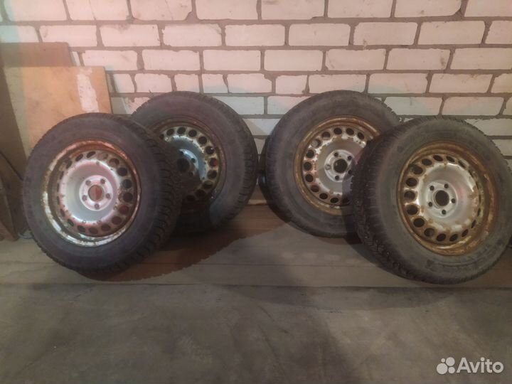 В сборе штампы r15 и покрышки Nordway 195/65 R15
