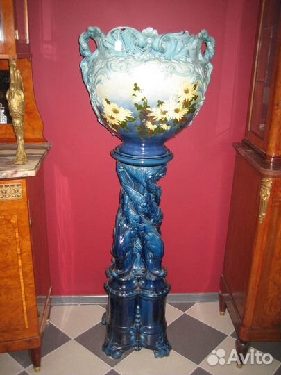 Антикварное кашпо на пьедестале, 1880 г
