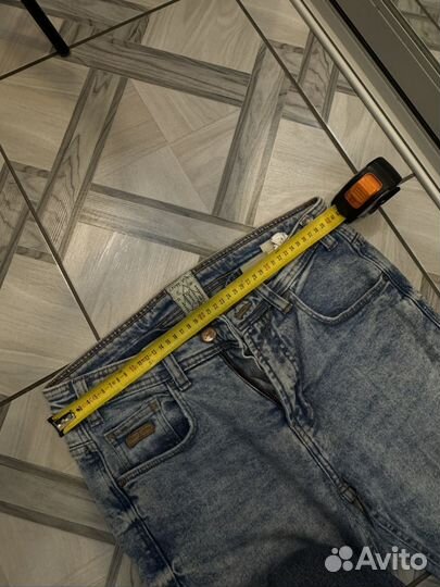 Джинсы с дырками на коленях женские