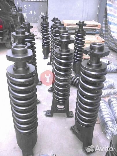 Натяжитель гусеницы Komatsu PC450lchd-8