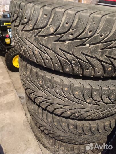 Yokohama Ice Guard Stud IG55 215/60 R17