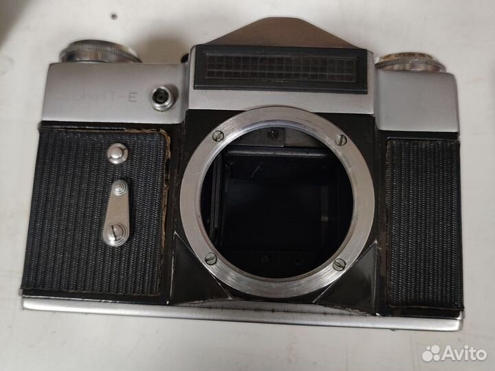 Плёночные фотоаппараты Зенит-е и Зенит ттл