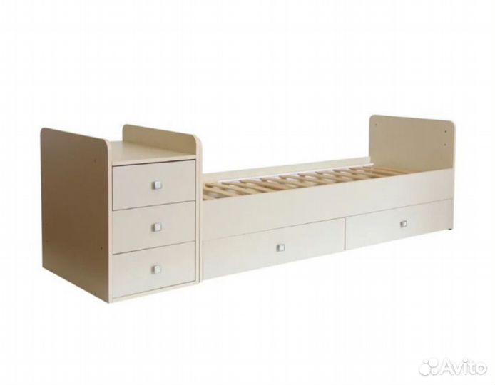 Детская кроватка с маятником