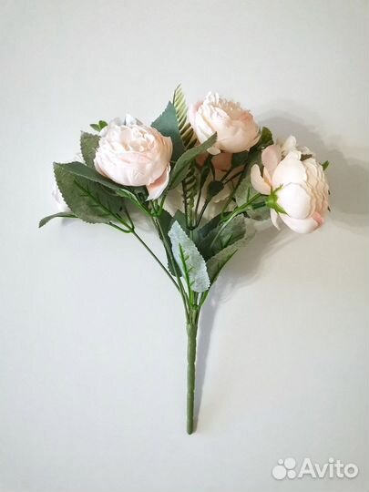 Искусственные пионы, пампасная трава, зелень