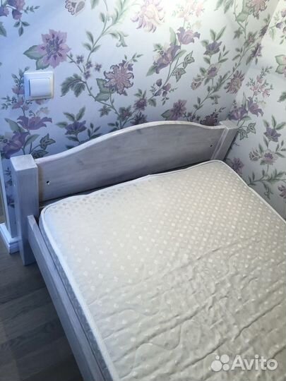 Кровать односпальная деревянная