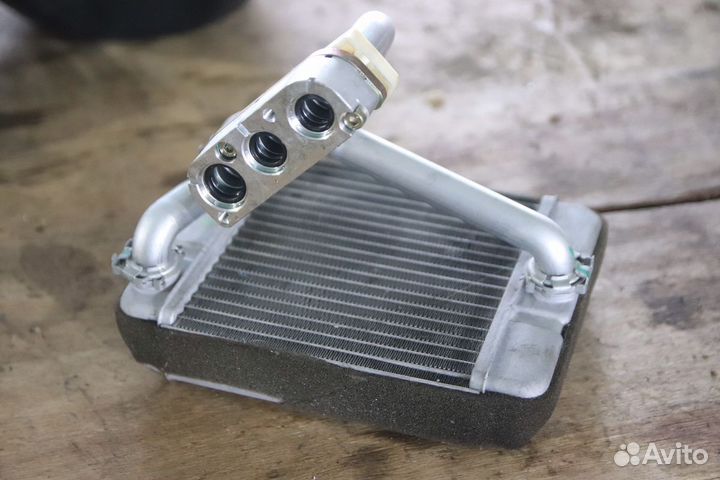 Радиатор печки задний на Мерседес W221