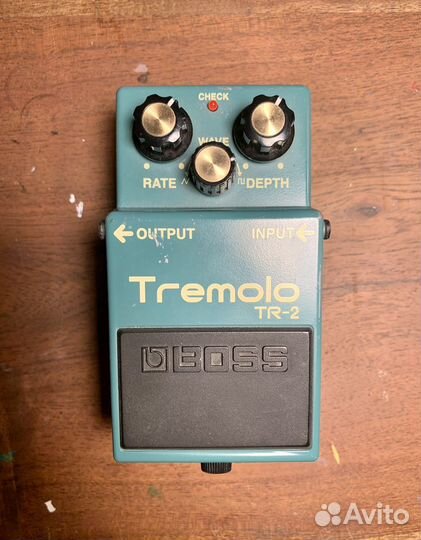 Гитарная педаль boss TR-2