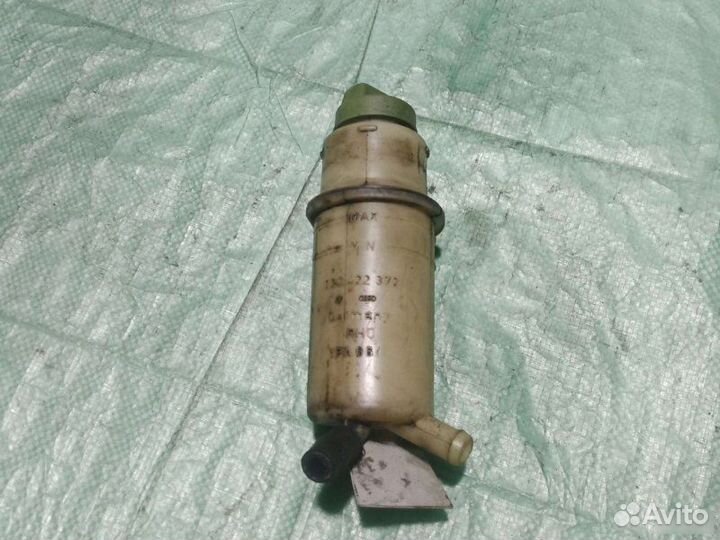 Бачок гидроусилителя Volkswagen Passat B3