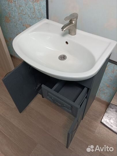 Восстановленная мебель для ванной комнаты