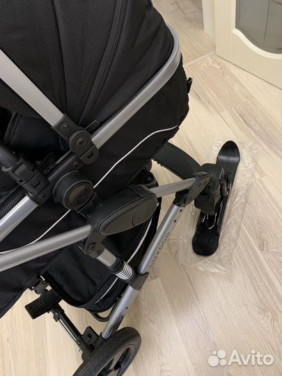 Коляска 3 в 1 с автолюлькой