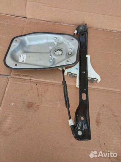 Стеклоподъёмник задний левый Volkswagen Jetta 5