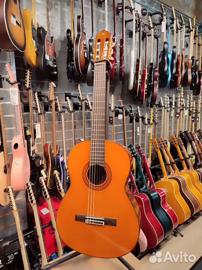 Yamaha C80 - классическая гитара