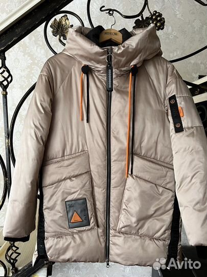 Пуховик размер 46-48