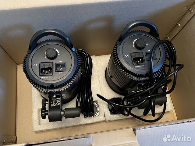 2 галогеновых осветителя для студии Jinbei QZ-1000