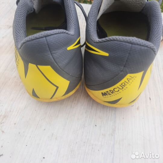 Футбольные детские бутсы nike