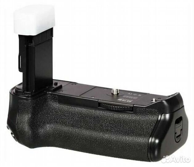 Canon EOS 77d Body + сумка + аккум. блок