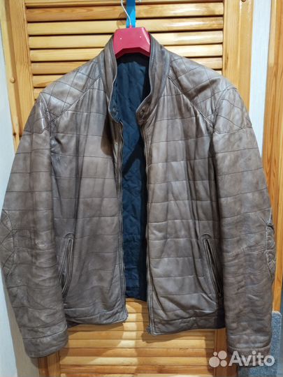 Кожаная куртка Massimo Dutti (Испания) 56р