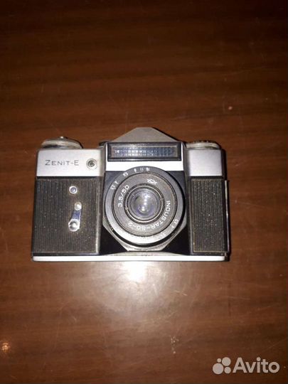 Плёночный фотоаппарат zenit-E