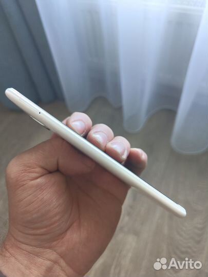 Meizu 16, 6/64 ГБ