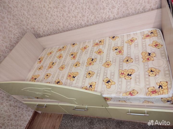 Детская кровать Дельфин с матрасом