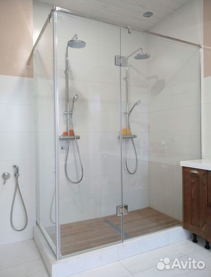 Стеклянная перегородка в ванную