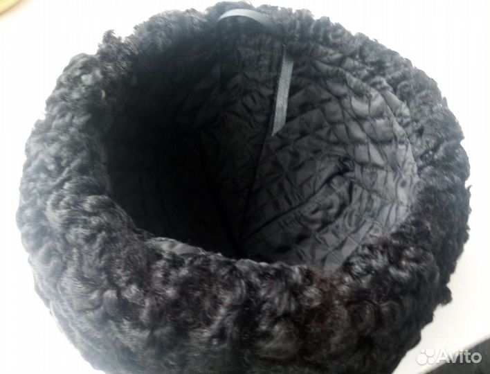 Берет каракулевый женский