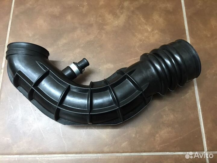 Патрубок воздушного фильтра Лада Гранта