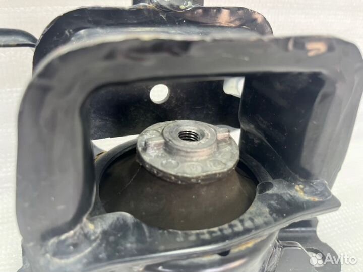 Подушка двигателя правая Toyota Camry V70/V75