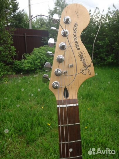 Продается Squier Stratocaster (от компании Fender)