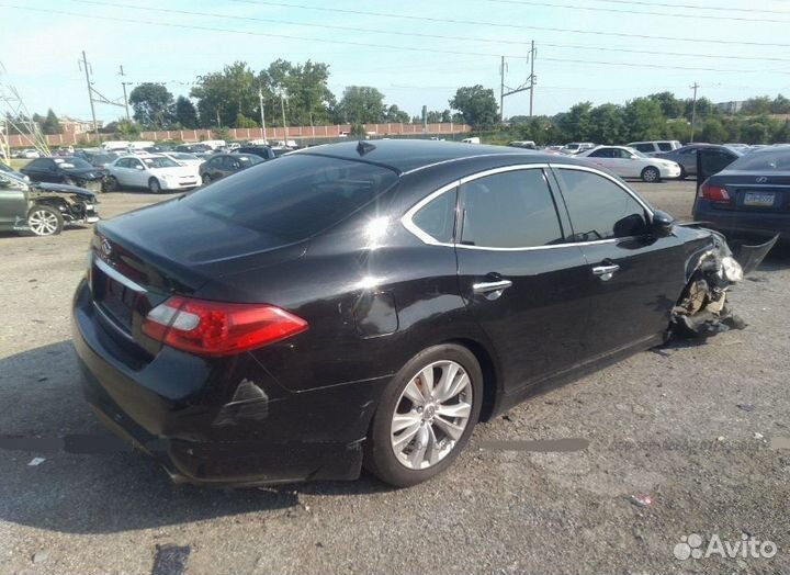 В разборе автомобиль Infiniti M25/37/56 Y51