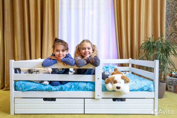 Детская кровать из массива дерева