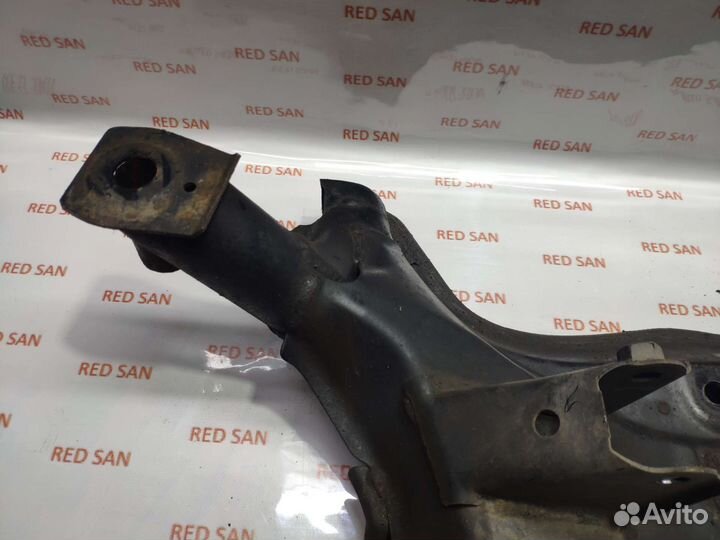 Балка под двс Toyota RAV4 ACA20 1azfe