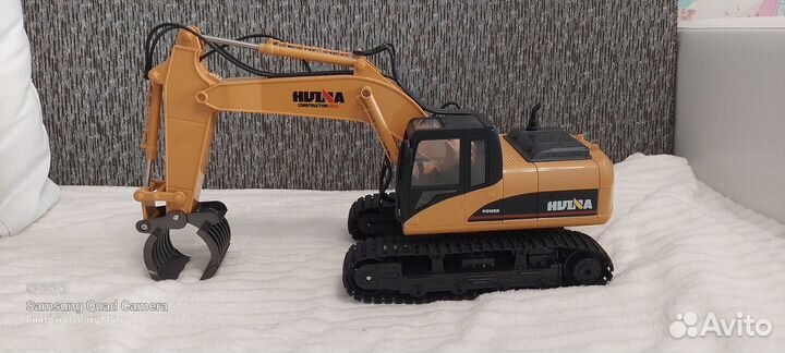 Радиоуправляемый экскаватор HUI NA toys 1/14