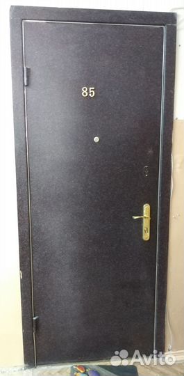 Дверь входная металлическая от застройщика