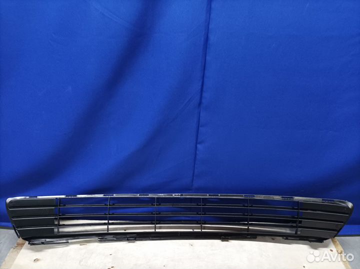 Решетка в бампер нижняя Toyota Corolla E150