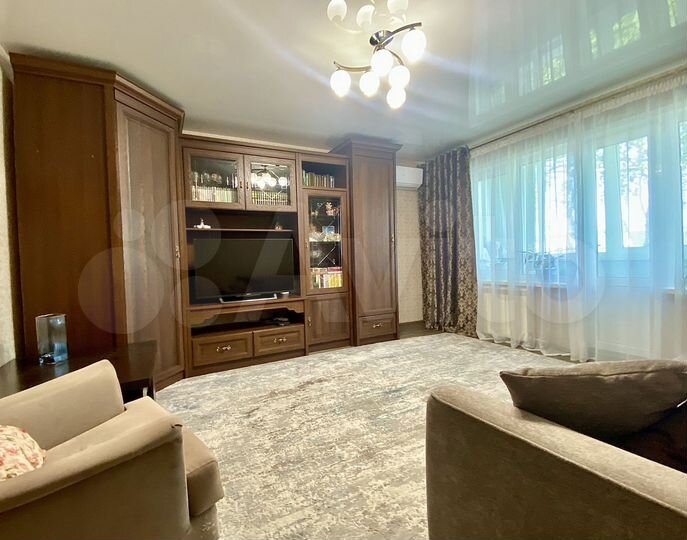 2-к. квартира, 57 м², 1/2 эт.