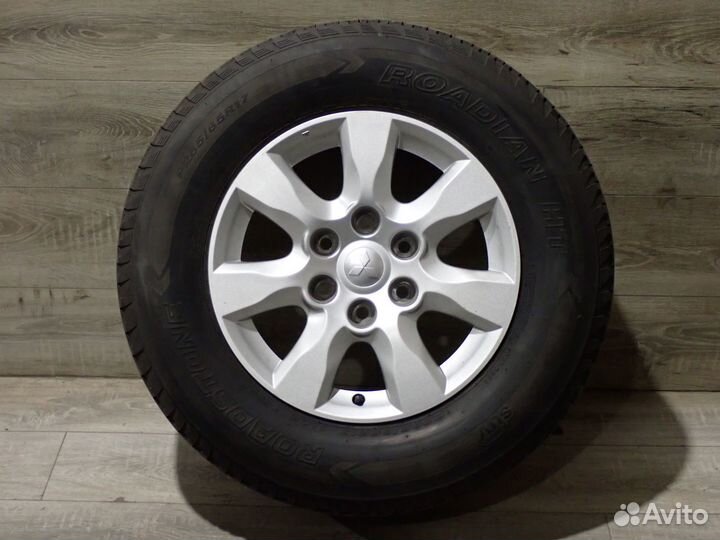 Комплект R17 колес Mitsubishi Pajero 4 оригинал