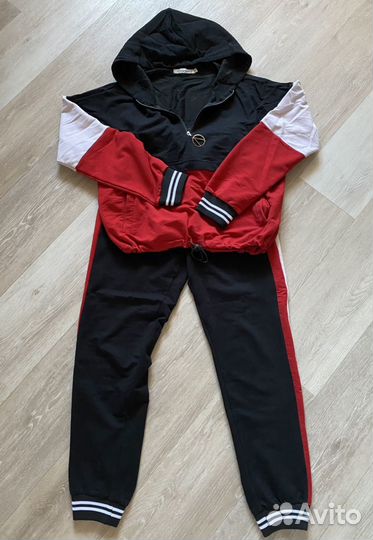 Спортивный костюм женский