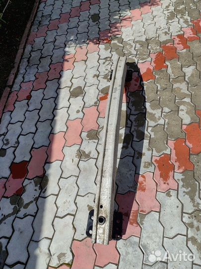 Усилитель заднего бампера на Ауди ку7