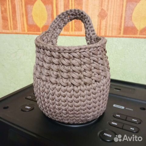 Свяжу из Вашей пряжи подвесную корзинку на 8 Марта