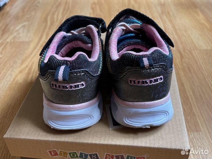 Кроссовки для девочки 25 размер