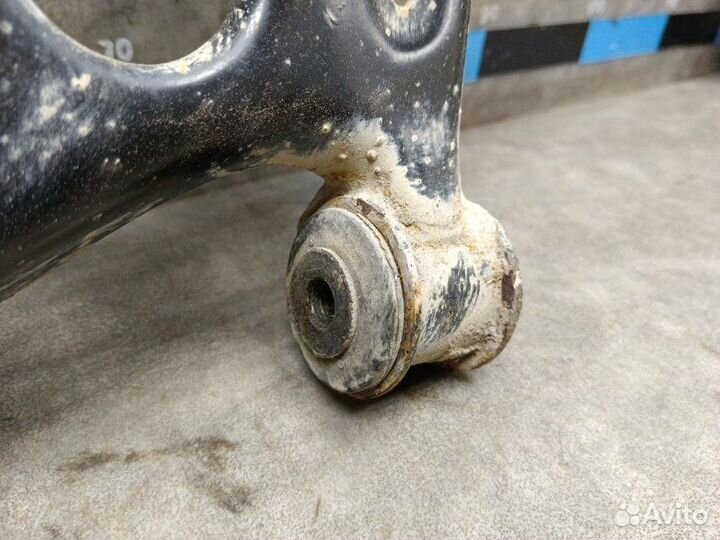 Рычаг подвески передний левый Volkswagen Golf 6