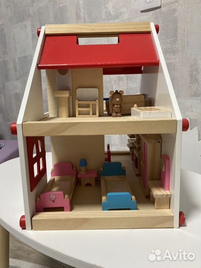 Домик для куклы деревянный с мебелью