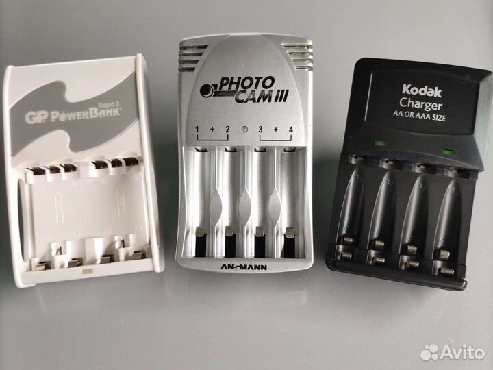 Зарядное устройство AA аккумуляторов