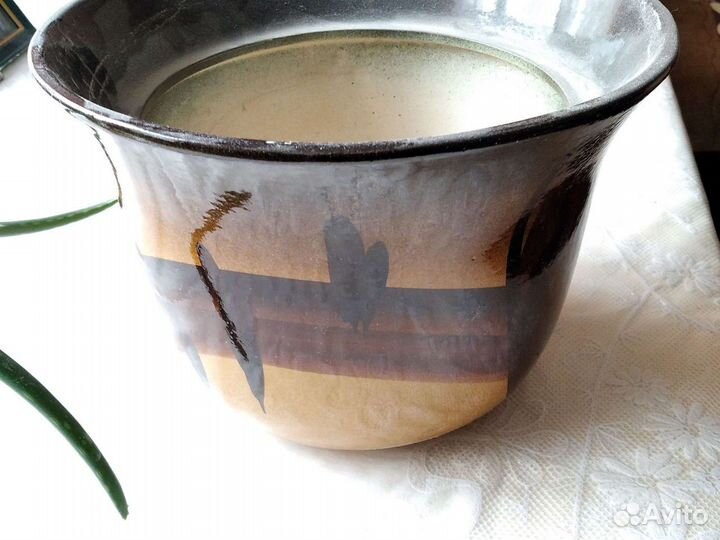 Цветочный горшок примерно на 2-2.5л