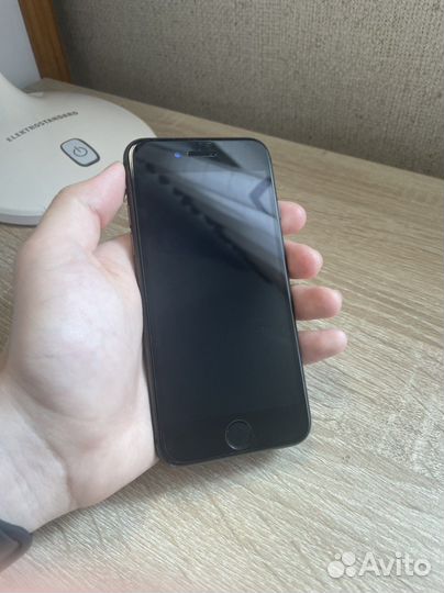 Продам iPhone 8 64 Гб