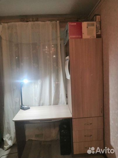 Компьютерный стол и шкаф