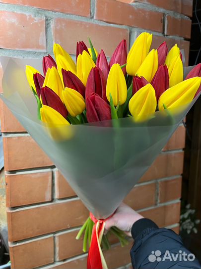 Букеты из тюльпанов и нарциссов под заказ