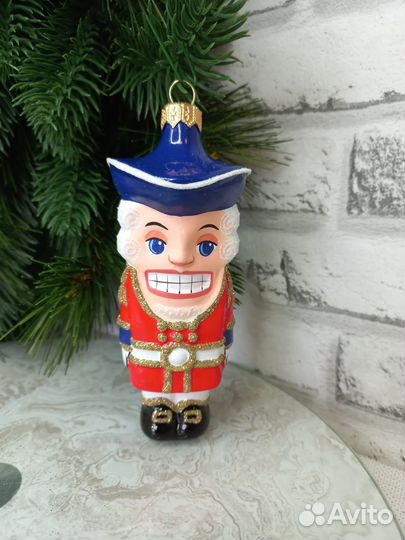 Щелкунчик, стекло Ариэль