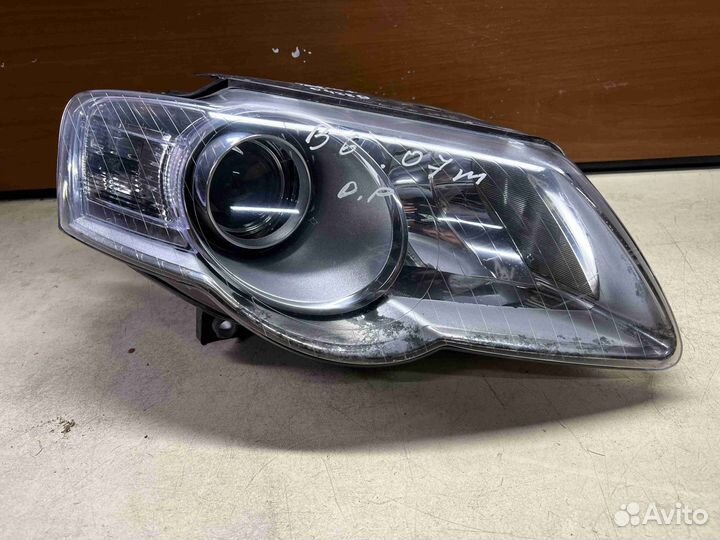 Фара правая Volkswagen Passat